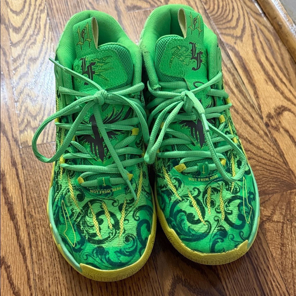 MELO 1 OF 1 KIDS GOOD CONDITION SIZE 6